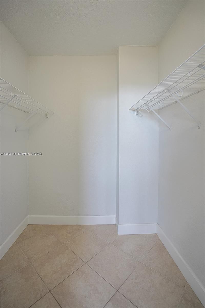 401 69th St, Unit 609, Miami Beach, FL 33141 Photo