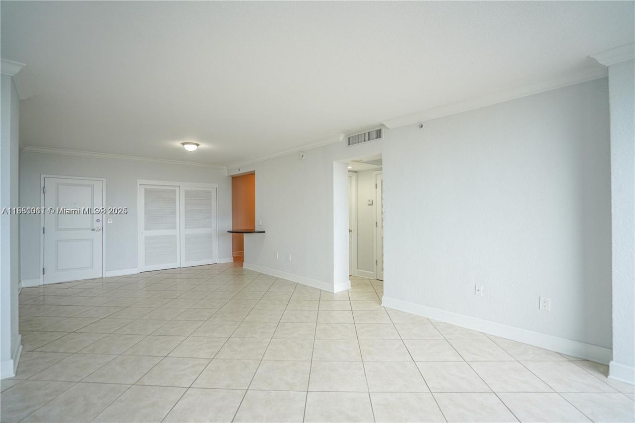 401 69th St, Unit 609, Miami Beach, FL 33141 Photo