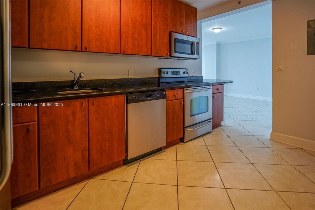 401 69th St, Unit 609, Miami Beach, FL 33141 Photo