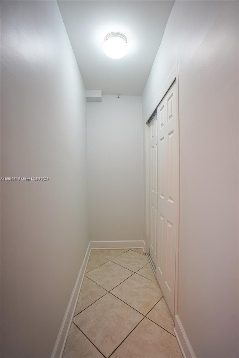 401 69th St, Unit 609, Miami Beach, FL 33141 Photo