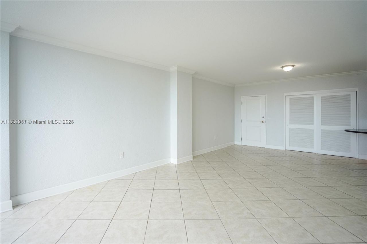 401 69th St, Unit 609, Miami Beach, FL 33141 Photo