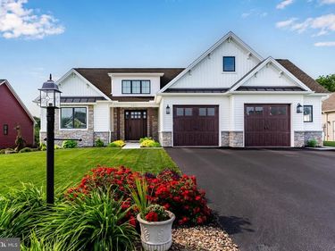 1011 STONEHILL LANE, CARLISLE, PA 17015