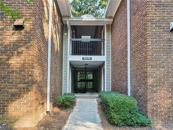 112 Barrington Hills Drive, Atlanta, GA 30350
