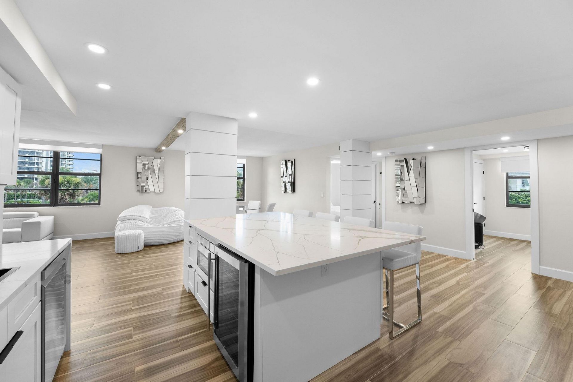 911 Ocean Drive, Unit 201, Juno Beach, FL 33408 Photo