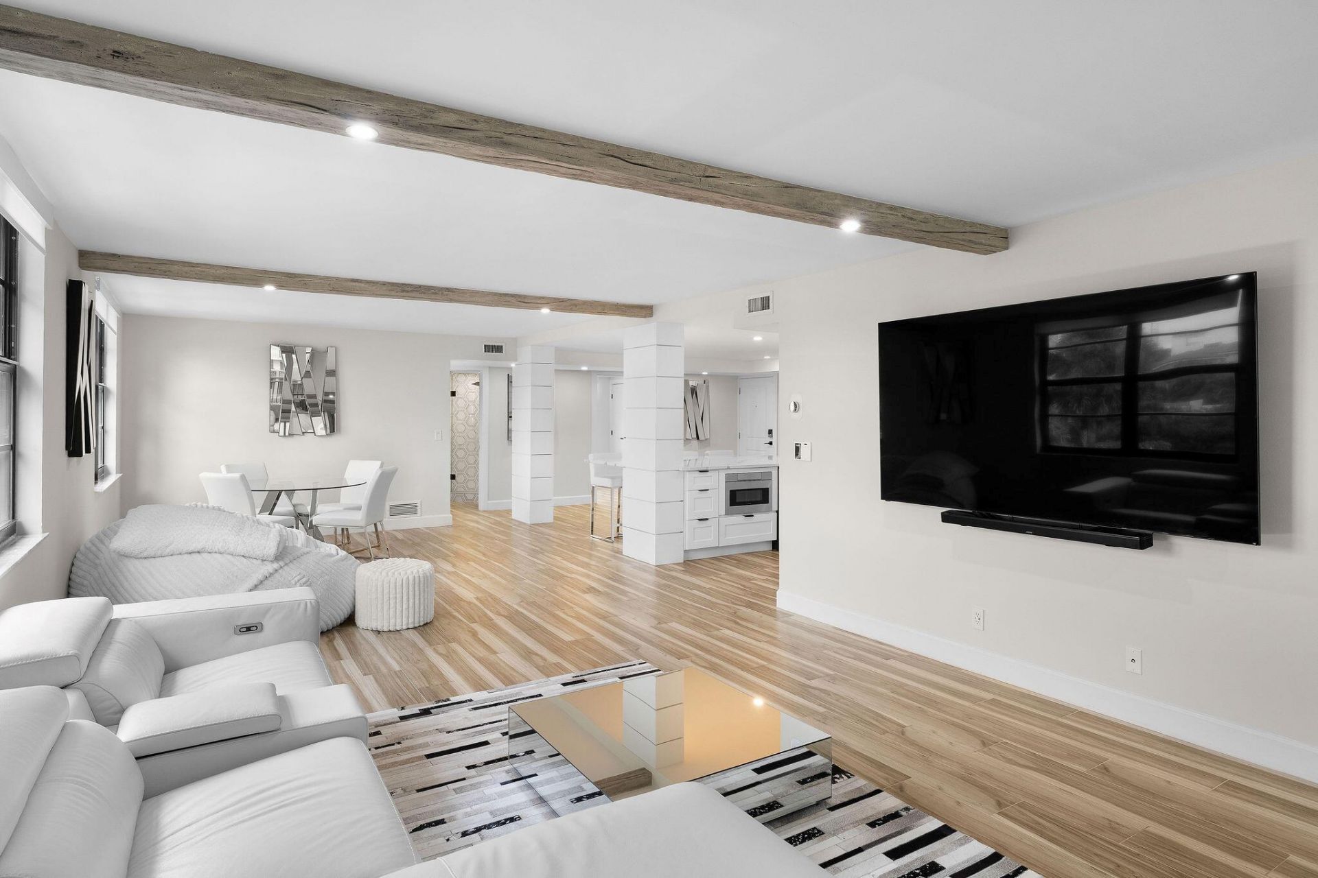 911 Ocean Drive, Unit 201, Juno Beach, FL 33408 Photo