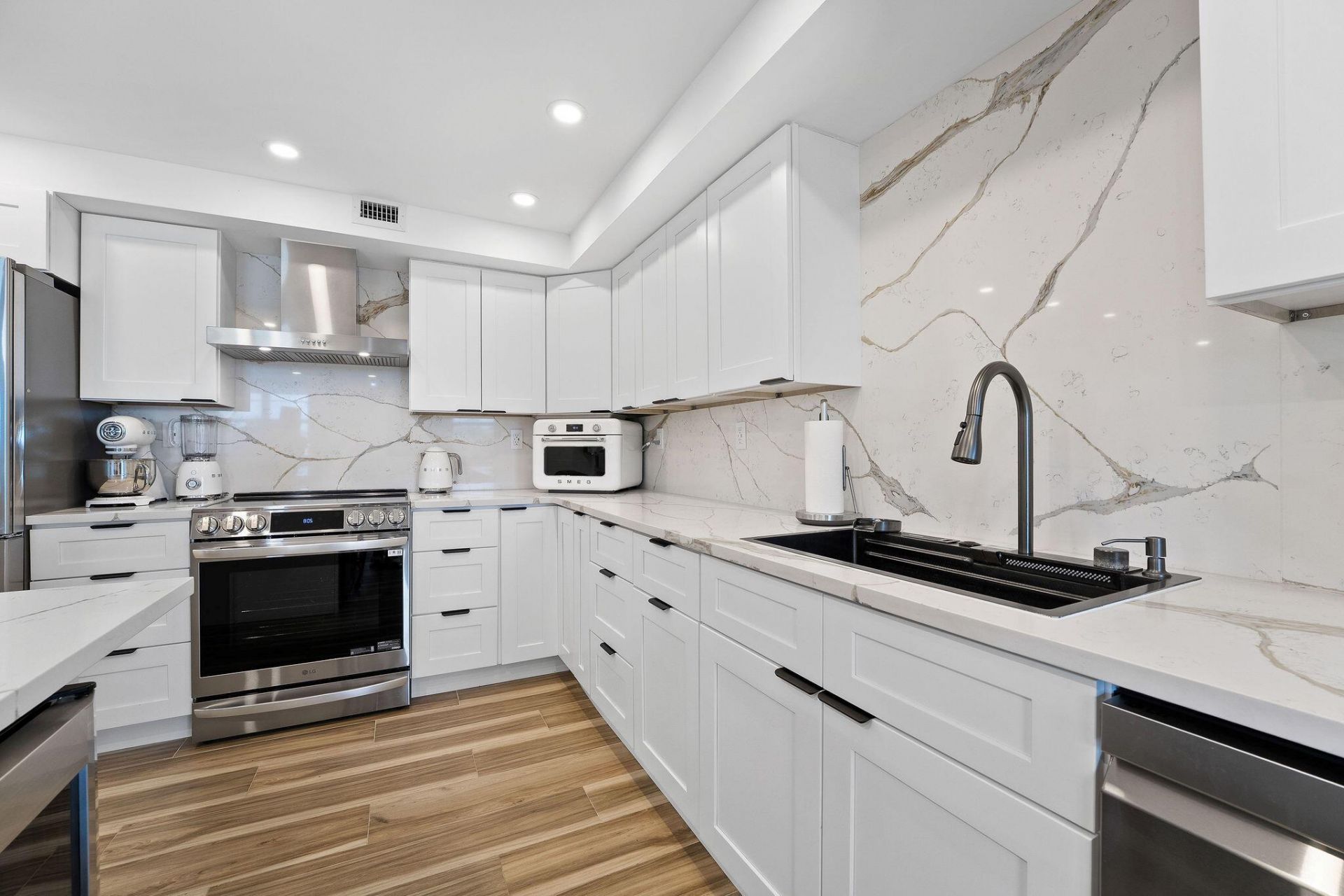 911 Ocean Drive, Unit 201, Juno Beach, FL 33408 Photo