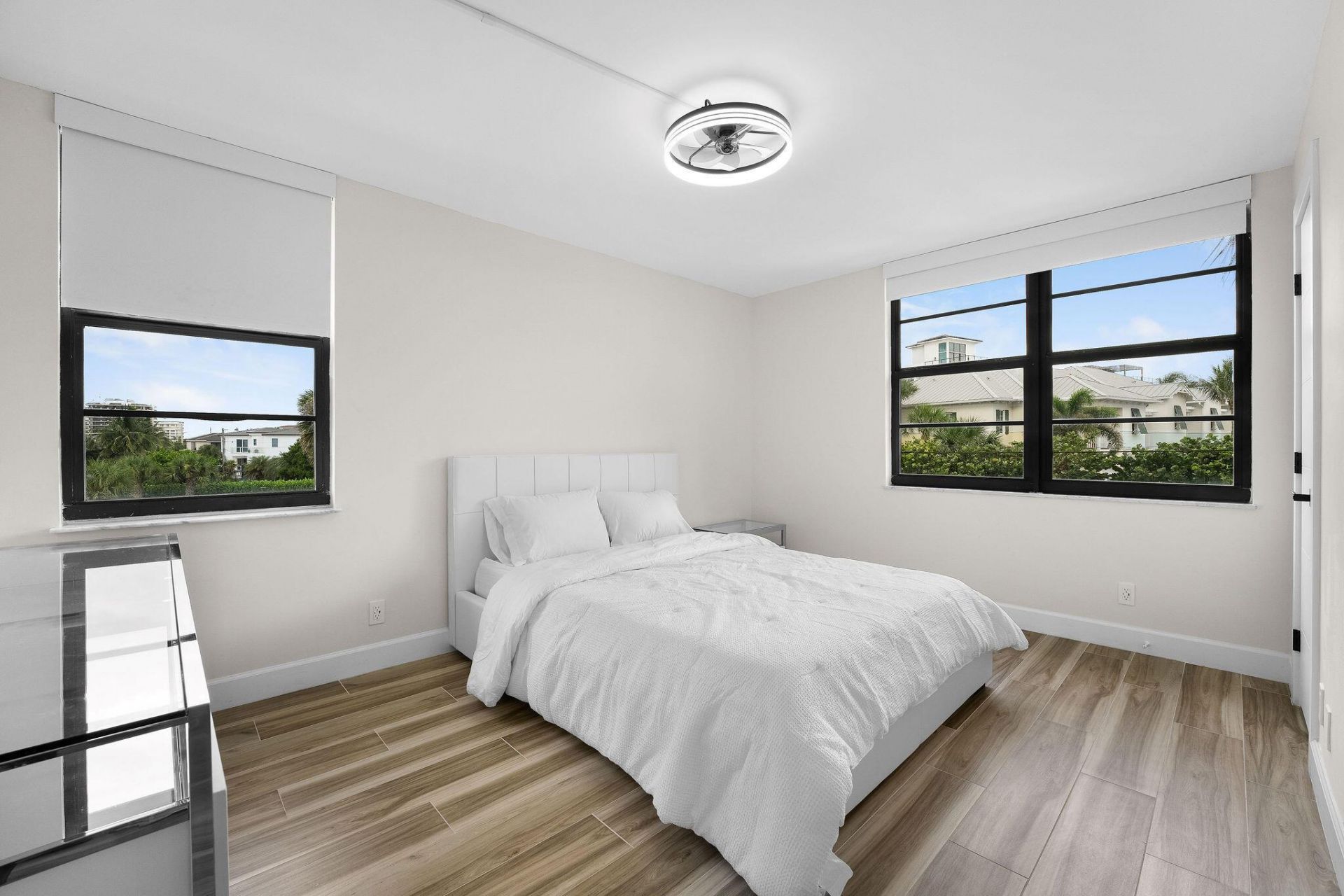 911 Ocean Drive, Unit 201, Juno Beach, FL 33408 Photo