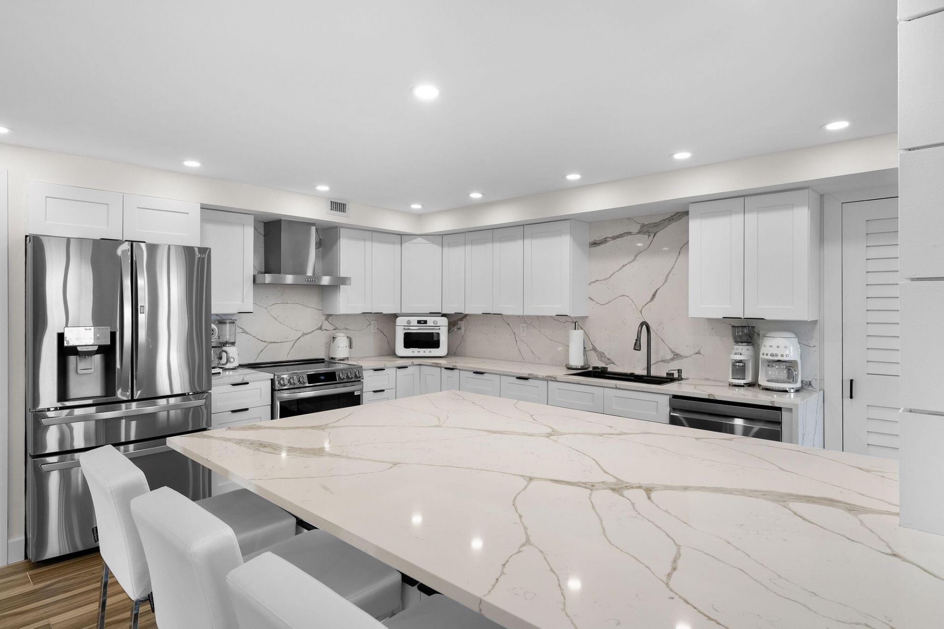 911 Ocean Drive, Unit 201, Juno Beach, FL 33408 Photo