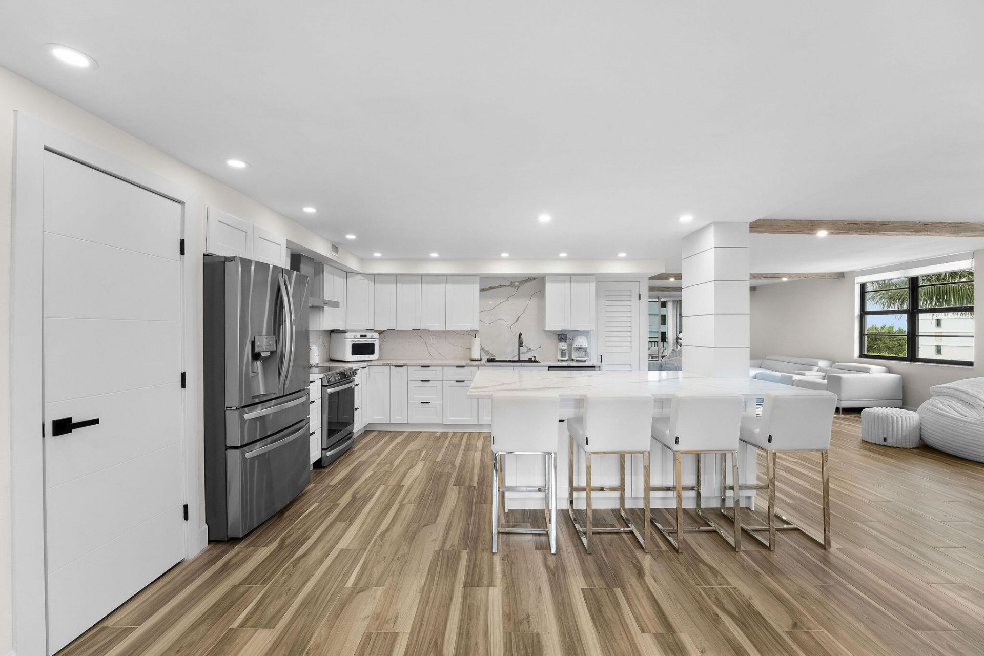 911 Ocean Drive, Unit 201, Juno Beach, FL 33408 Photo