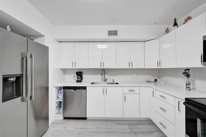 2800 N 46th Ave, Unit A404, Hollywood, FL 33021 Photo