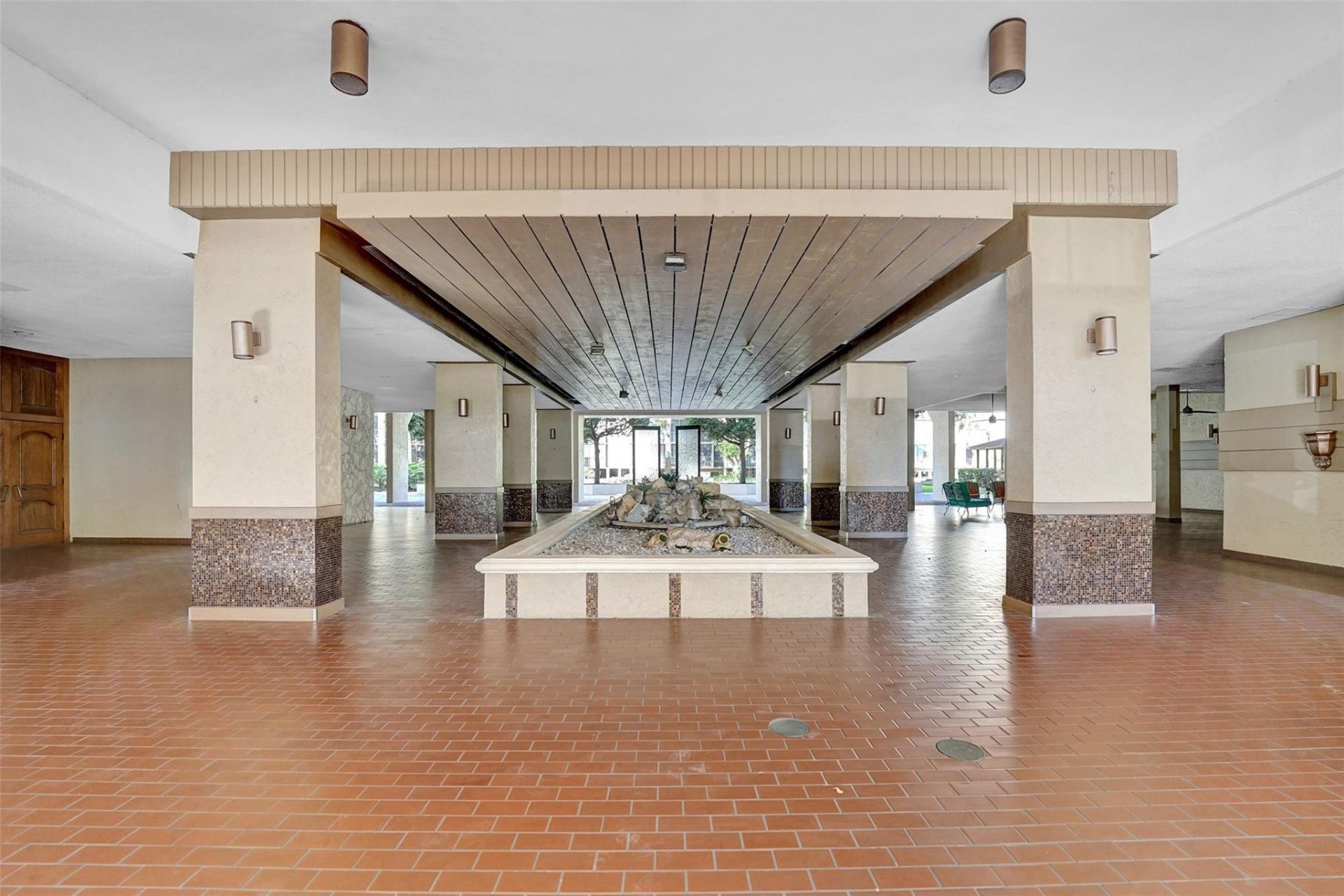 2800 N 46th Avenue, Unit A404, Hollywood, FL 33021 Photo