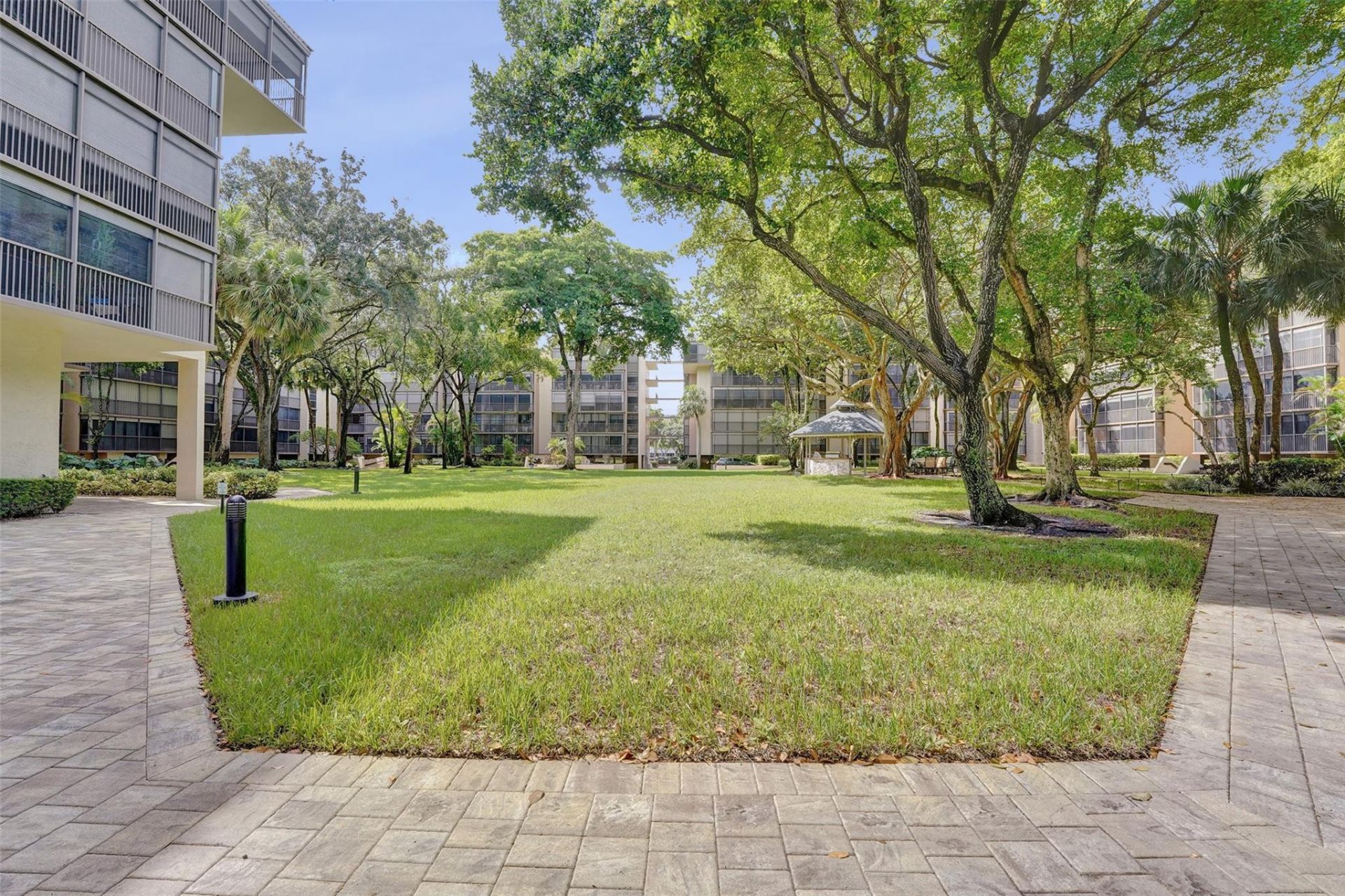 2800 N 46th Avenue, Unit A404, Hollywood, FL 33021 Photo