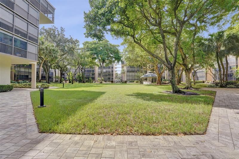 2800 N 46th Ave, Unit A404, Hollywood, FL 33021 Photo