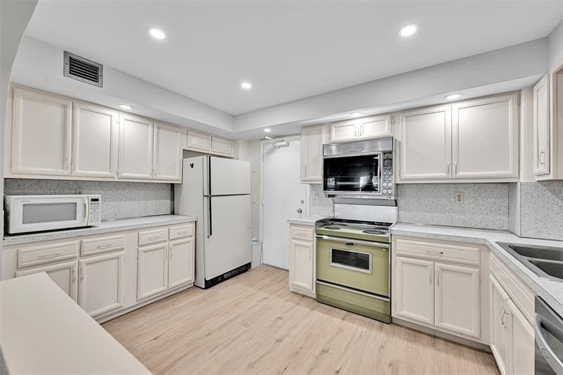 3850 Galt Ocean Drive, Unit 209, Fort Lauderdale, FL 33308 Photo