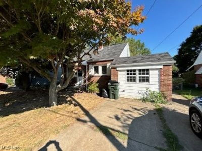 2237 40th Street NW, Canton, OH 44709 Photo 2