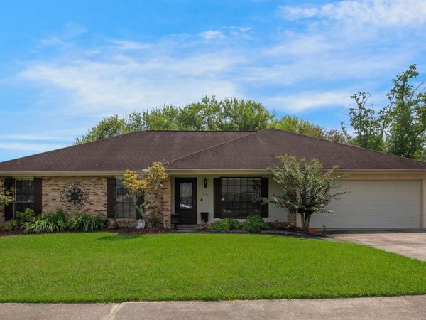208 Pontalba Drive, Lafayette, LA 70503