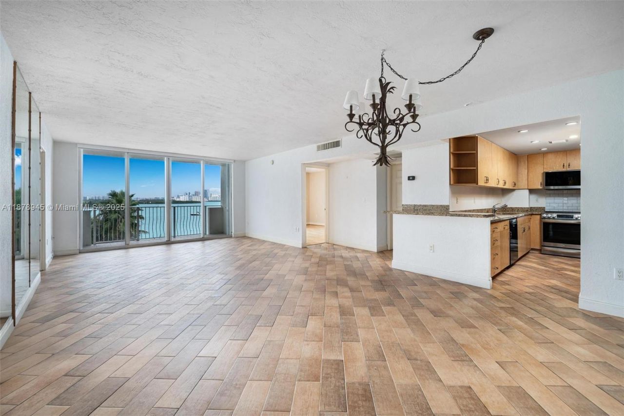 10350 W Bay Harbor Dr, Unit 5R, Bay Harbor Islands, FL 33154 Photo