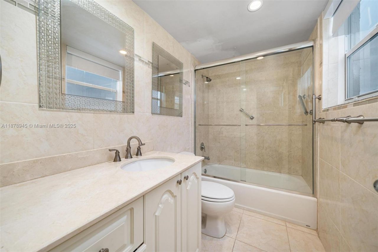 10350 W Bay Harbor Dr, Unit 5R, Bay Harbor Islands, FL 33154 Photo