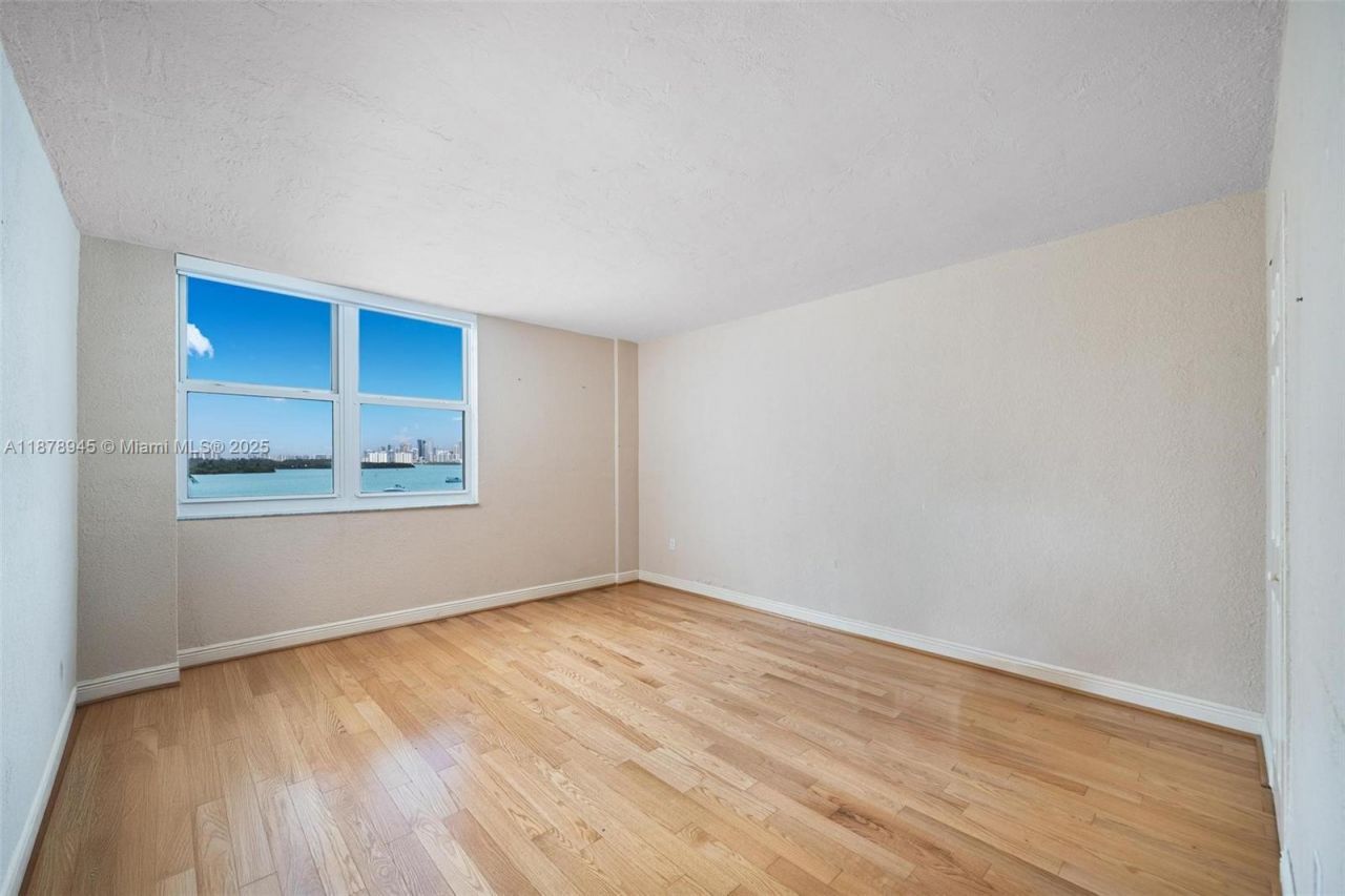 10350 W Bay Harbor Dr, Unit 5R, Bay Harbor Islands, FL 33154 Photo