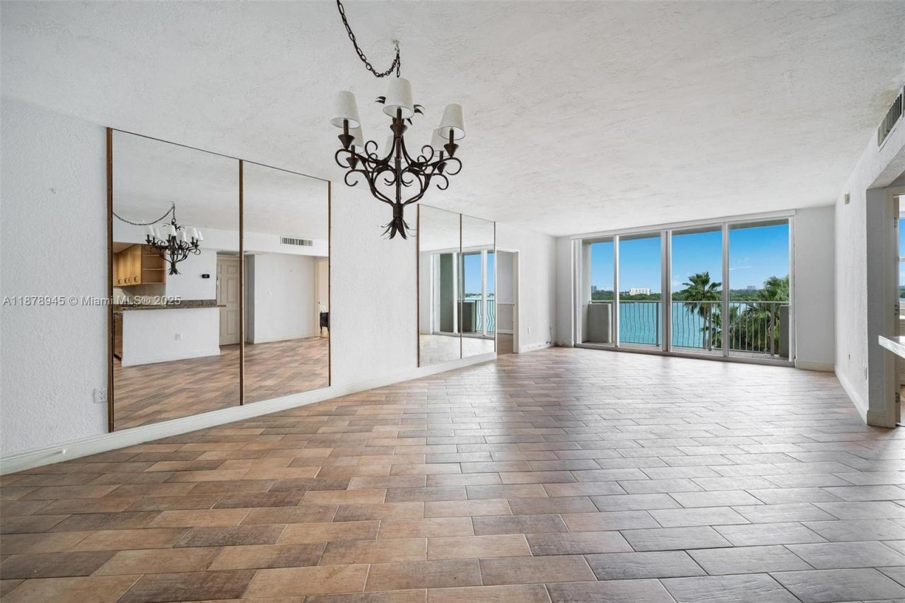 10350 W Bay Harbor Dr, Unit 5R, Bay Harbor Islands, FL 33154 Photo