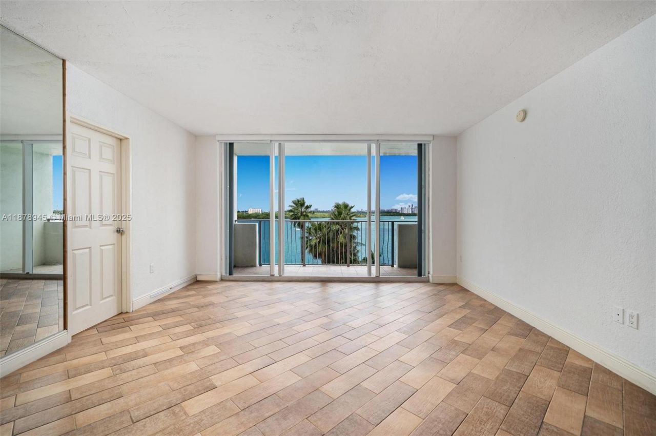 10350 W Bay Harbor Dr, Unit 5R, Bay Harbor Islands, FL 33154 Photo