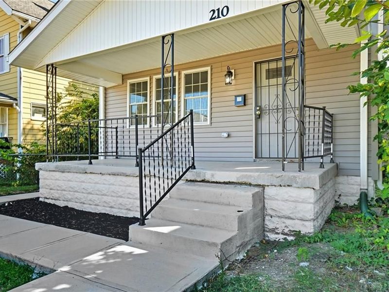 210 N Oakley Avenue, Columbus, OH 43204 Photo 2