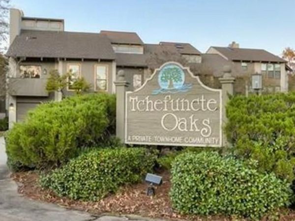 404 TCHEFUNCTE OAKS Drive, Unit 404, Mandeville, LA 70471