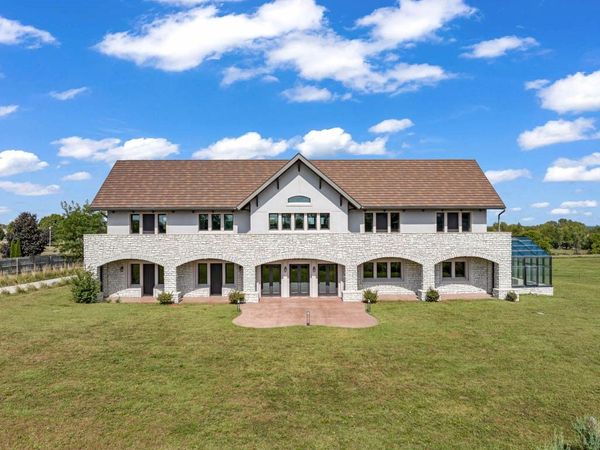 7217 NW 107th Street, Johnston, IA 50131