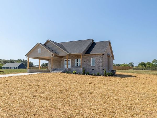 34 Baker Ct, Lawrenceburg, TN 38464