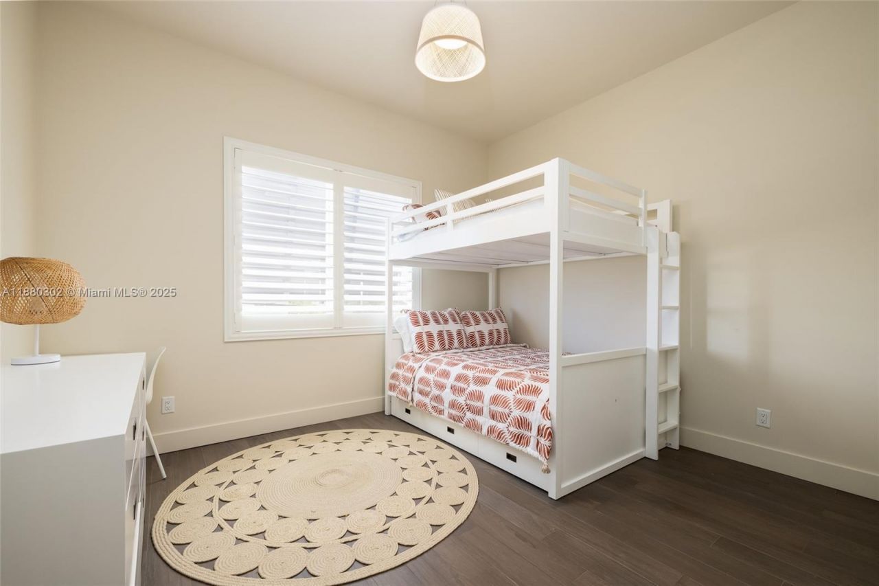 96 W Plaza Del Sol, Islamorada, FL 33036 Photo