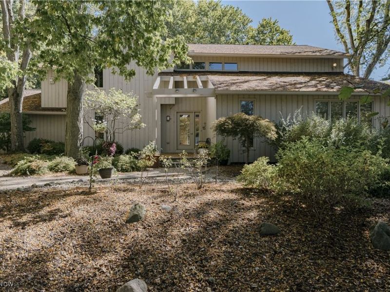 15 Laurel Hill Lane, Pepper Pike, OH 44124 Photo 1