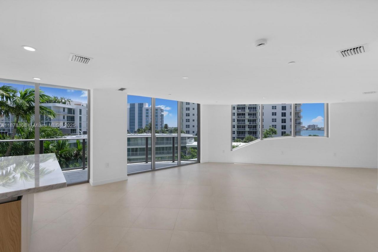 1135 103rd St, Unit 408, Bay Harbor Islands, FL 33154 Photo