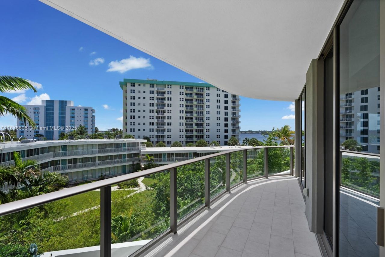 1135 103rd St, Unit 408, Bay Harbor Islands, FL 33154 Photo