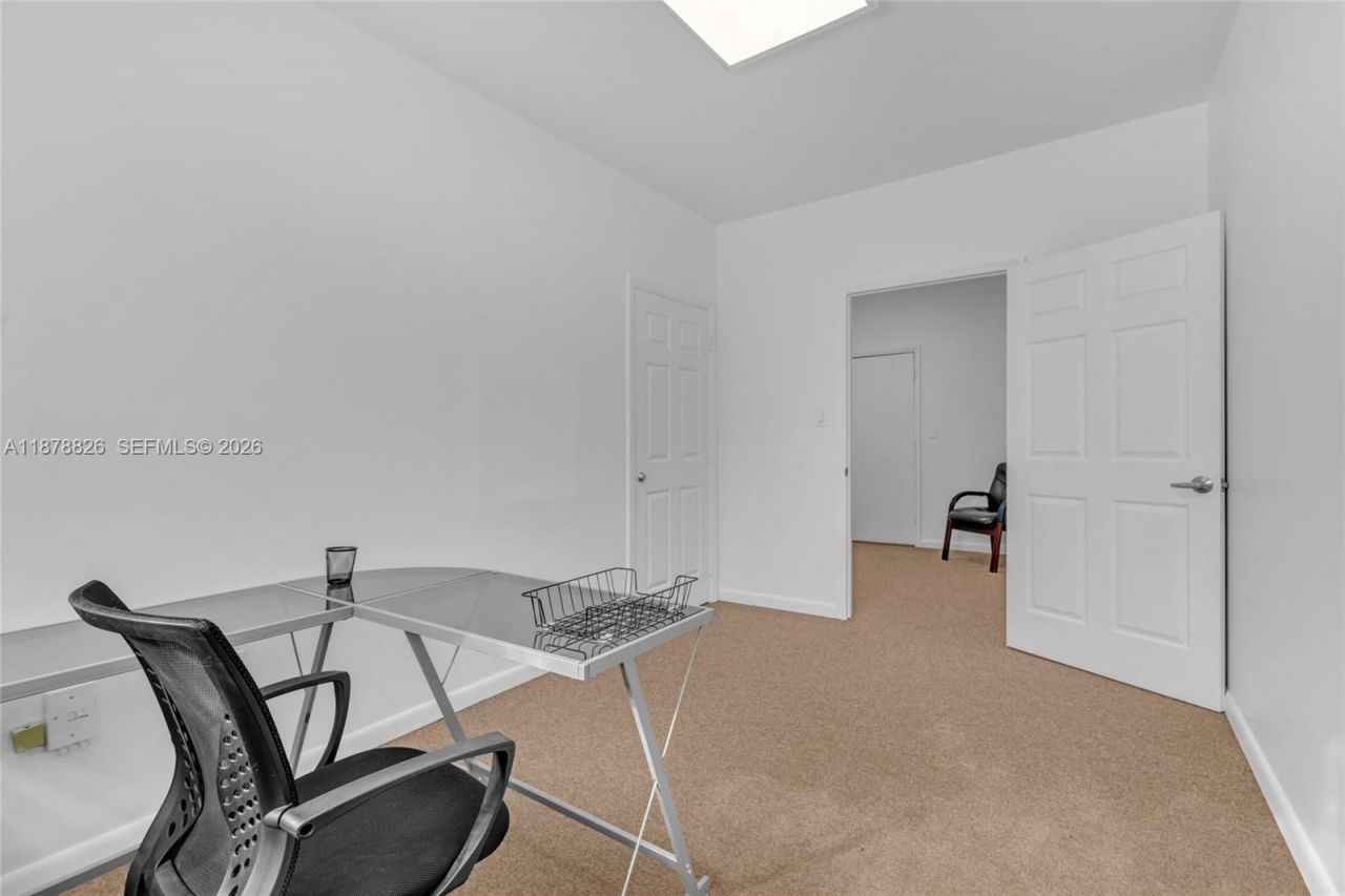 11240 SW 88th St, Unit 204, Miami, FL 33176 Photo