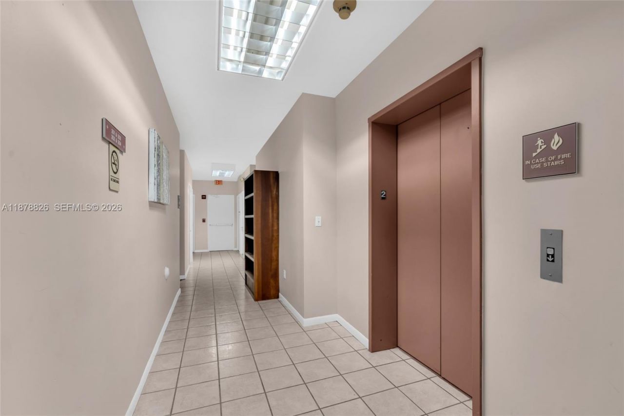 11240 SW 88th St, Unit 204, Miami, FL 33176 Photo