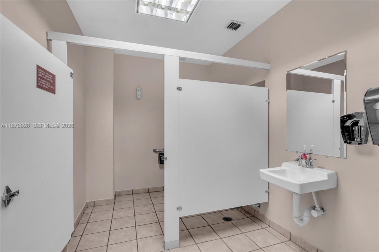 11240 SW 88th St, Unit 204, Miami, FL 33176 Photo