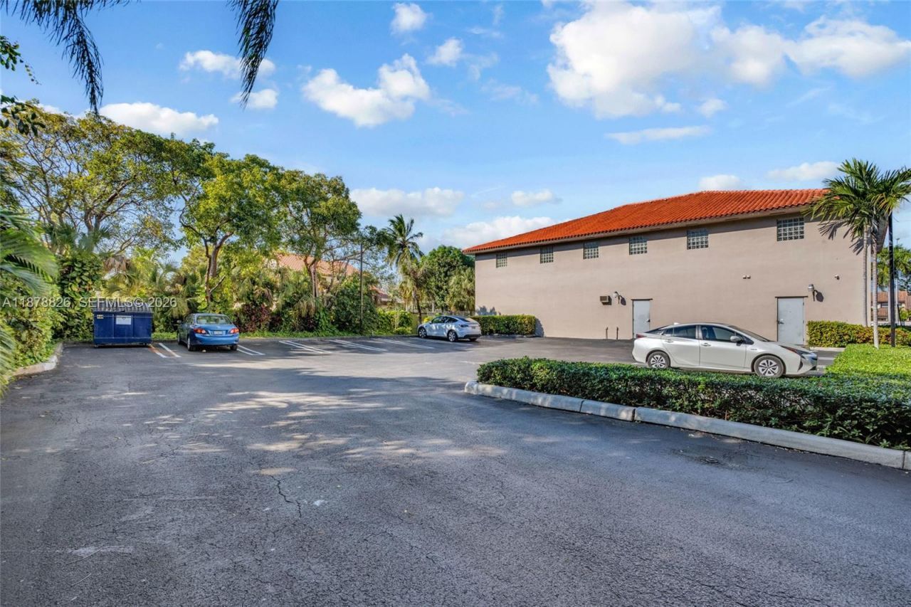 11240 SW 88th St, Unit 204, Miami, FL 33176 Photo