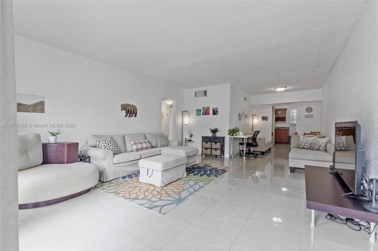 9280 Bay Harbor Ter, Unit 26, Bay Harbor Islands, FL 33154 Photo