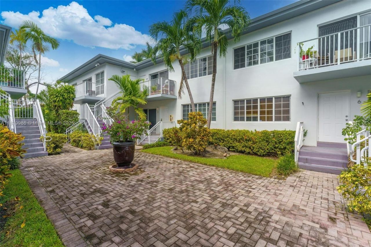 9280 Bay Harbor Ter, Unit 26, Bay Harbor Islands, FL 33154 Photo