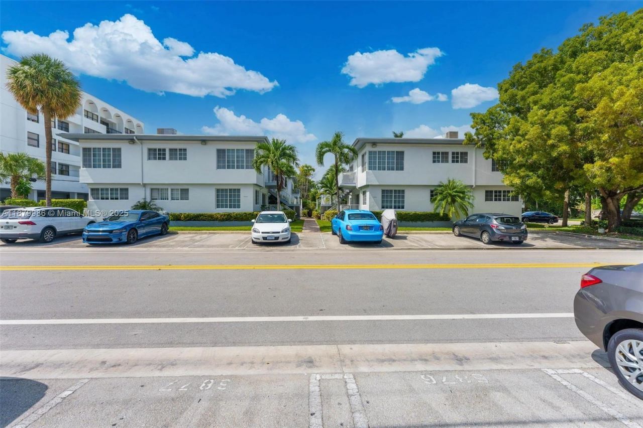 9280 Bay Harbor Ter, Unit 26, Bay Harbor Islands, FL 33154 Photo