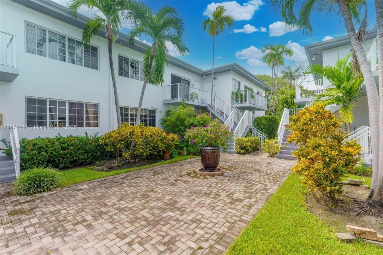 9280 Bay Harbor Ter, Unit 26, Bay Harbor Islands, FL 33154 Photo