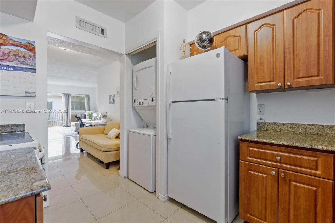 9280 Bay Harbor Ter, Unit 26, Bay Harbor Islands, FL 33154 Photo