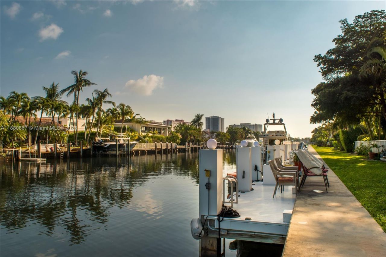 3705 NE 214 St, Unit 13, Aventura, FL 33180 Photo