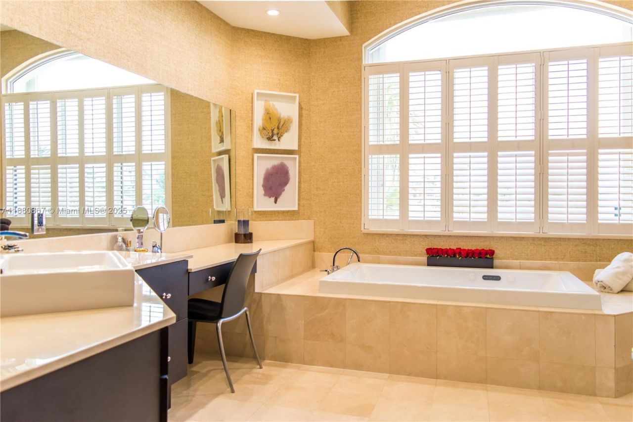 3705 NE 214 St, Unit 13, Aventura, FL 33180 Photo