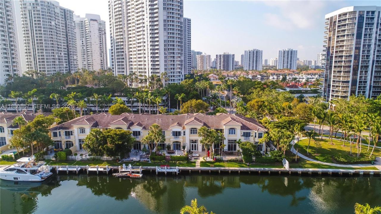 3705 NE 214 St, Unit 13, Aventura, FL 33180 Photo