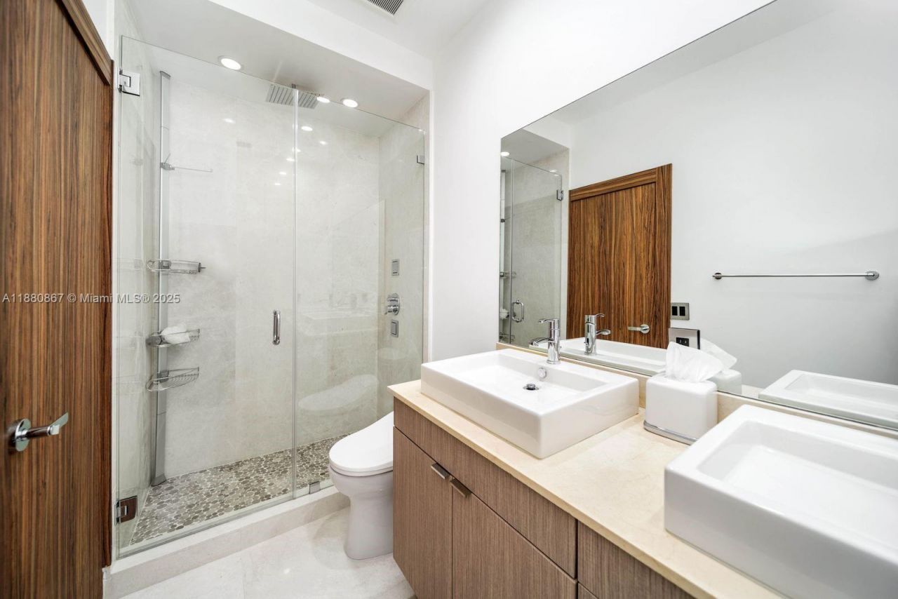 3705 NE 214 St, Unit 13, Aventura, FL 33180 Photo