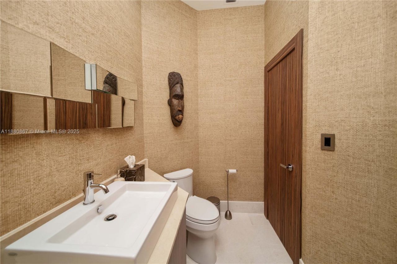 3705 NE 214 St, Unit 13, Aventura, FL 33180 Photo