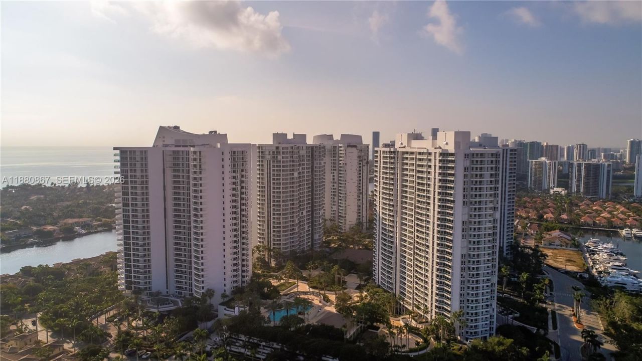 3705 NE 214 St, Unit 13, Aventura, FL 33180 Photo