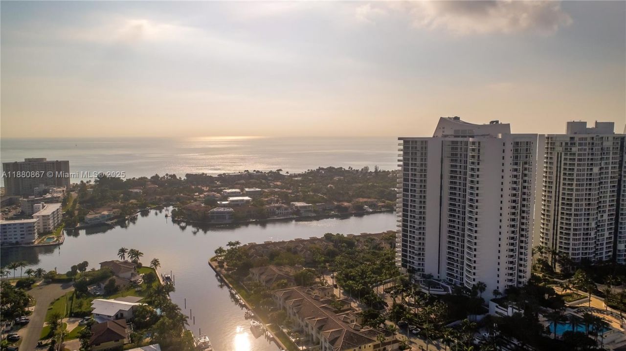 3705 NE 214 St, Unit 13, Aventura, FL 33180 Photo