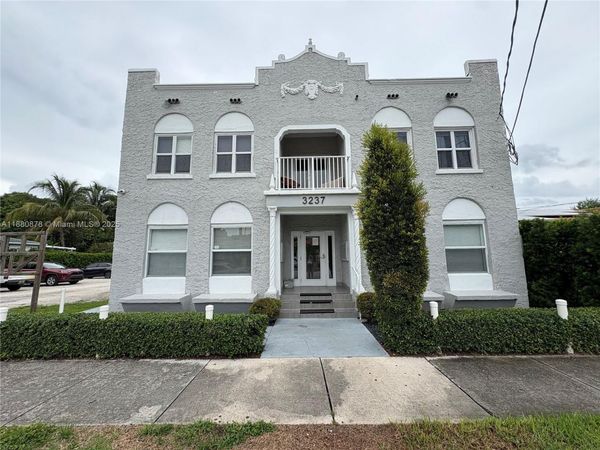 3237 SW 4th St, Unit 8, Miami, FL 33135